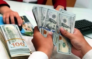Tin ngân hàng ngày 17/8: Doanh nghiệp được “nới” điều kiện vay vốn nước ngoài