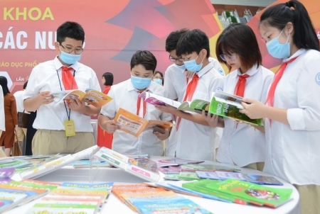 Thủ tướng yêu cầu bảo đảm sách giáo khoa và giáo viên kịp thời cho năm học 2023-2024