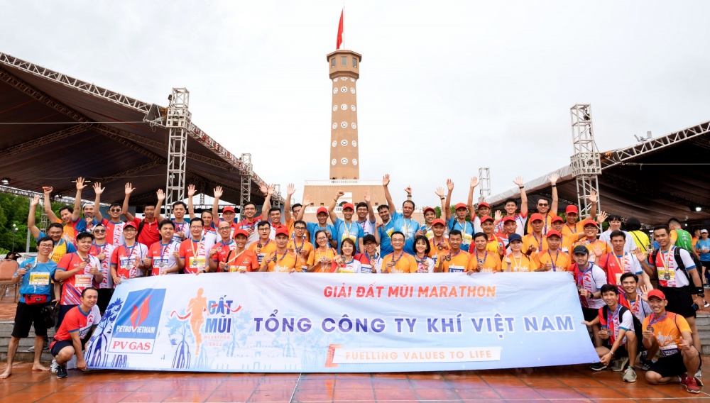 Các thành viên PV GAS nhiệt tình tham gia Giải chạy Đất Mũi Marathon 2022 được tổ chức lần đầu tiên tại cực Nam Tổ quốc