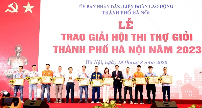 Hà Nội: Tuyên dương cán bộ Công đoàn cơ sở và tôn vinh thợ giỏi, lao động sáng tạo Thủ đô năm 2023