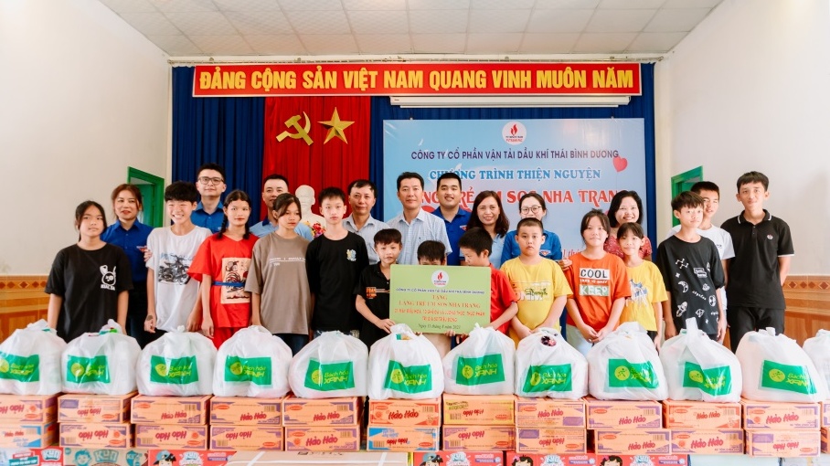 PVTrans Pacific thăm, tặng quà cho các cháu Làng trẻ em SOS Nha Trang