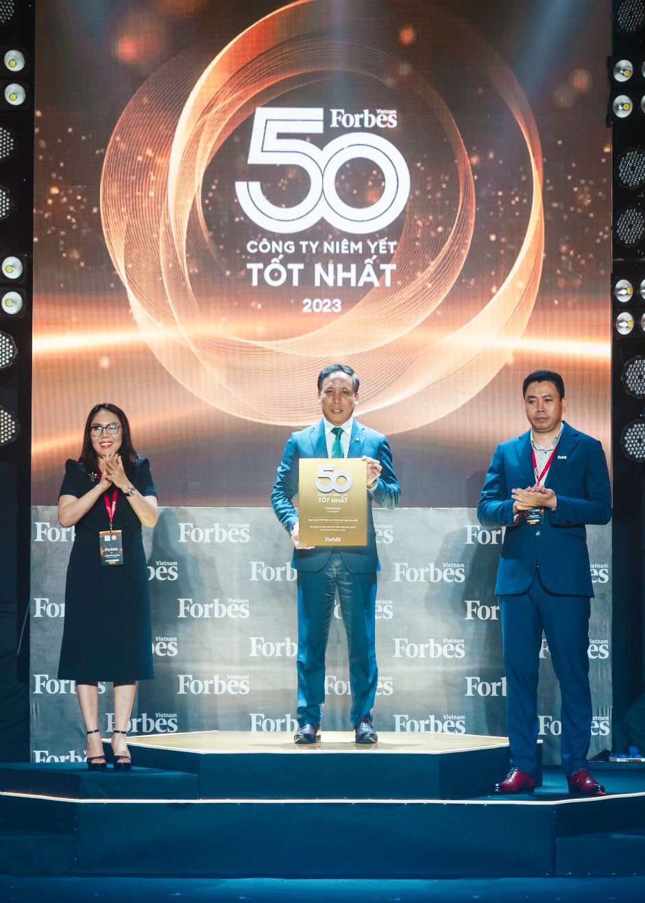 BIDV lần thứ 3 vào Top 50 công ty niêm yết tốt nhất Việt Nam