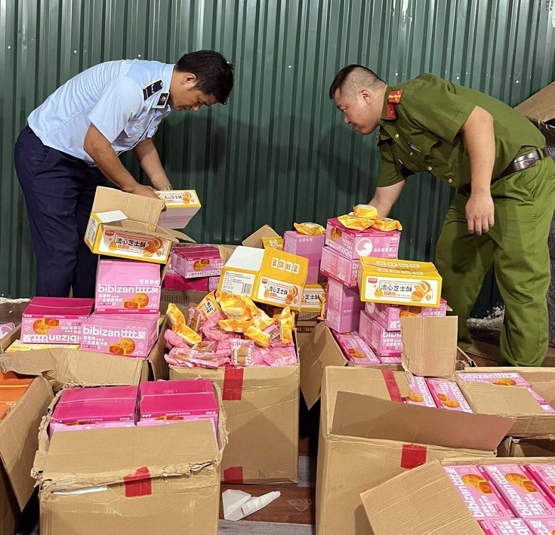Hà Nội: Thu giữ hơn 4.600 chiếc bánh Trung thu nhập lậu
