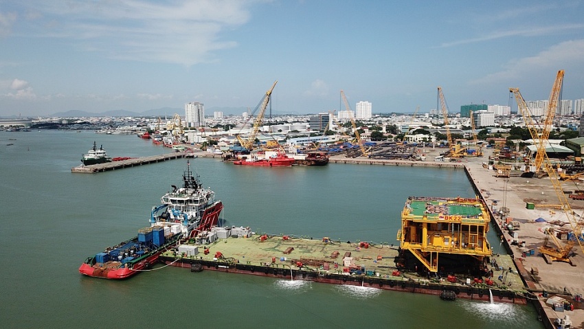 Gắn biển Chế tạo trên bờ Khối thượng tầng và Cầu dẫn giàn BK-22, mỏ Bạch Hổ Gắn biển công trình thi đua