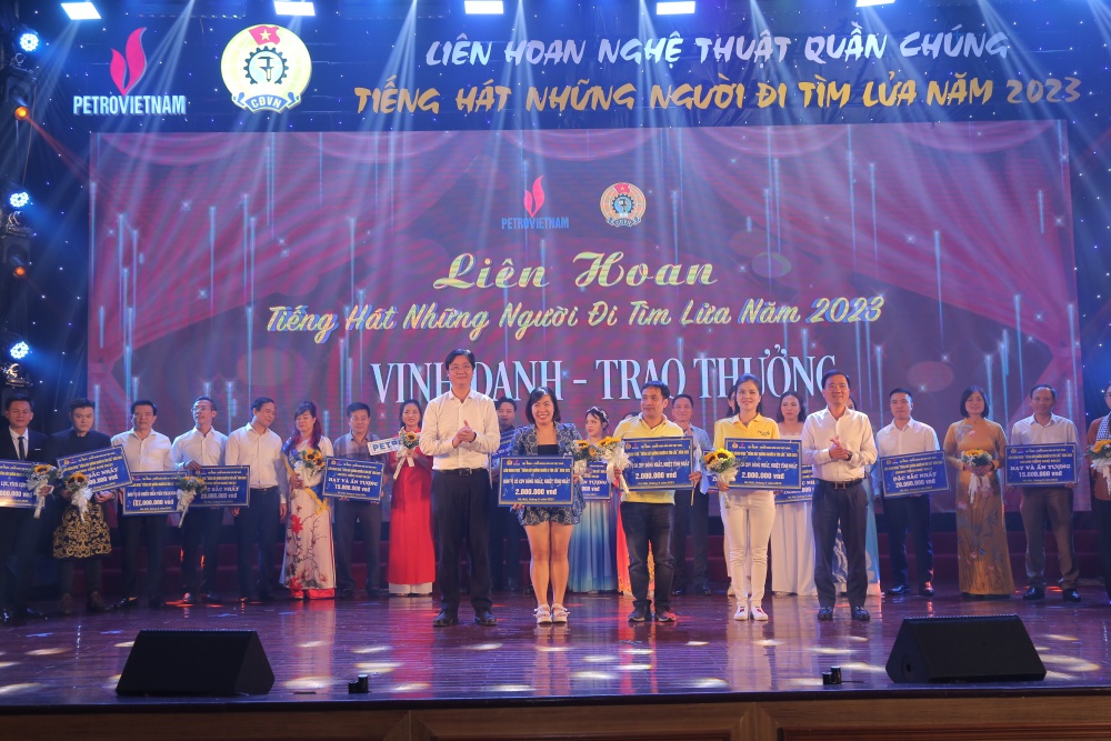 25 tiết mục đặc sắc tham gia Liên hoan “Tiếng hát những người đi tìm lửa” năm 2023 khu vực phía Bắc 25 tiết mục đặc sắc tham gia Liên hoan “Tiếng hát những người đi tìm lửa” năm 2023 khu vực phía Bắc