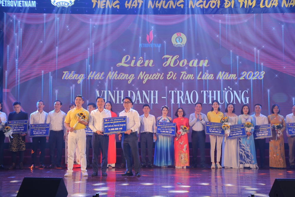 25 tiết mục đặc sắc tham gia Liên hoan “Tiếng hát những người đi tìm lửa” năm 2023 khu vực phía Bắc 25 tiết mục đặc sắc tham gia Liên hoan “Tiếng hát những người đi tìm lửa” năm 2023 khu vực phía Bắc