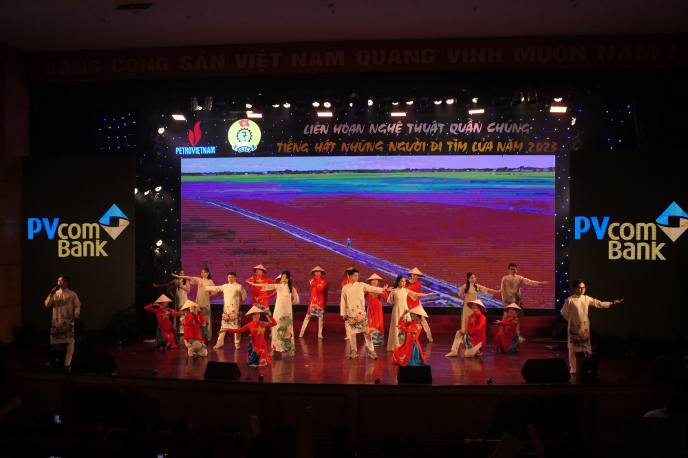 25 tiết mục đặc sắc tham gia Liên hoan “Tiếng hát những người đi tìm lửa” năm 2023 khu vực phía Bắc 25 tiết mục đặc sắc tham gia Liên hoan “Tiếng hát những người đi tìm lửa” năm 2023 khu vực phía Bắc