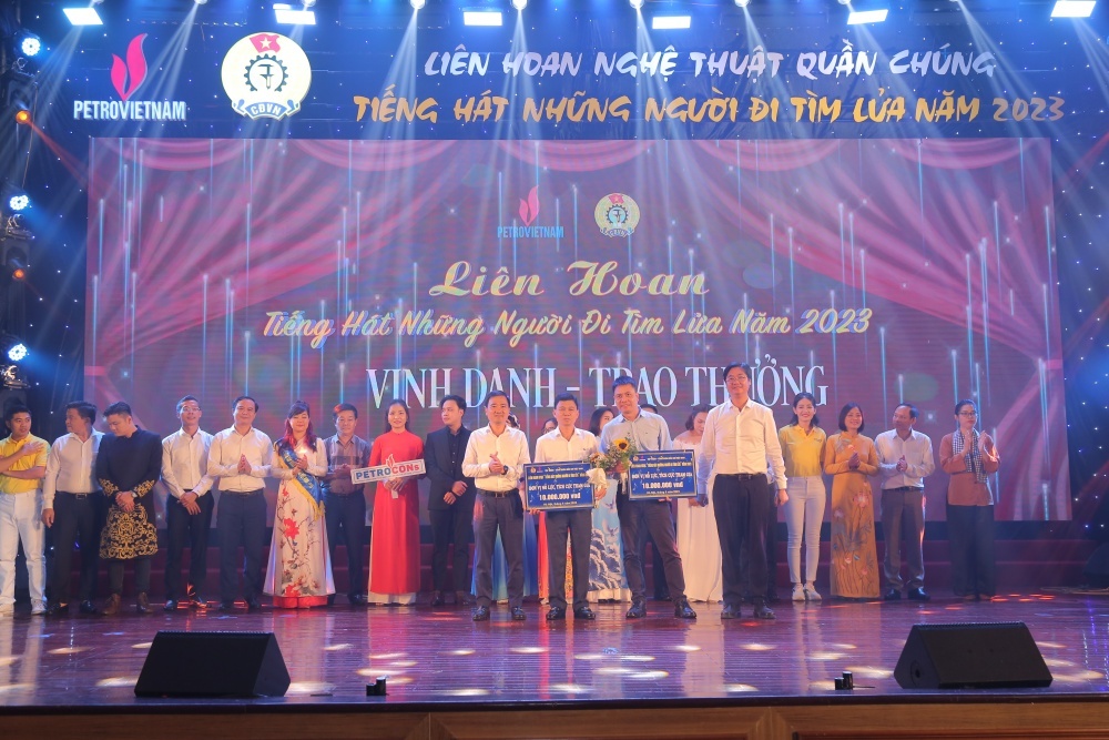 25 tiết mục đặc sắc tham gia Liên hoan “Tiếng hát những người đi tìm lửa” năm 2023 khu vực phía Bắc 25 tiết mục đặc sắc tham gia Liên hoan “Tiếng hát những người đi tìm lửa” năm 2023 khu vực phía Bắc