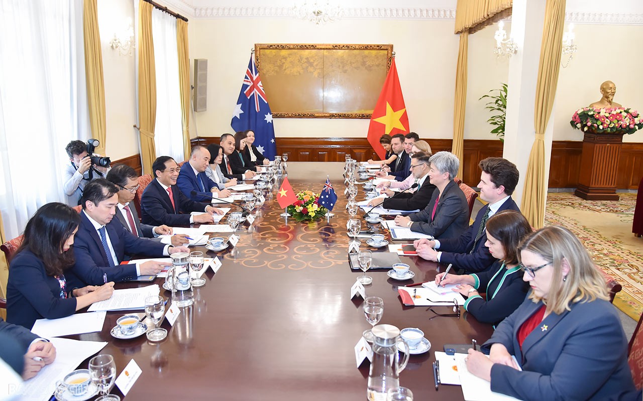 Năm 2022, kim ngạch thương mại hai chiều Việt Nam-Australia đã có sự tăng trưởng đột phá, đạt kỷ lục mới 15,7 tỷ USD, tăng 26,91% so với năm trước đó. Việt Nam lần đầu tiên trở thành là đối tác thương mại lớn thứ 10 của Australia và Australia hiện là đối
