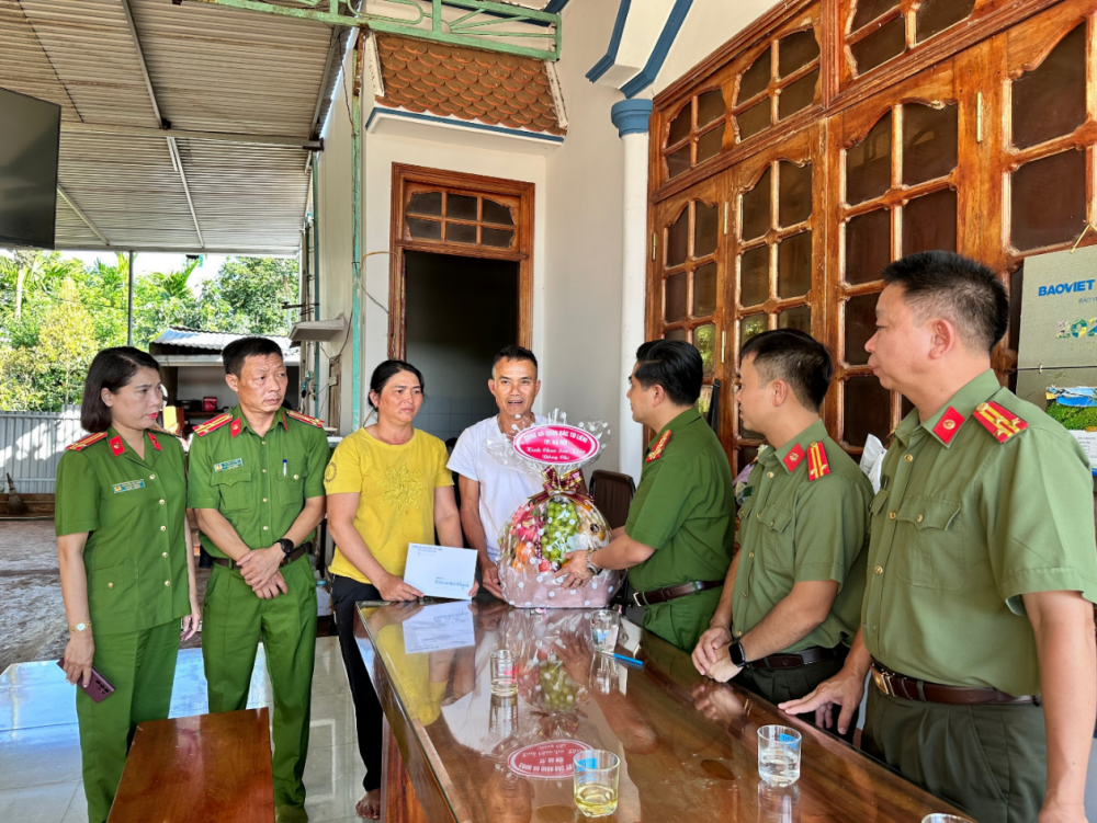 Công an quận Bắc Từ Liêm tổ chức đợt sinh hoạt chính trị về nguồn tại tỉnh Tây Nguyên