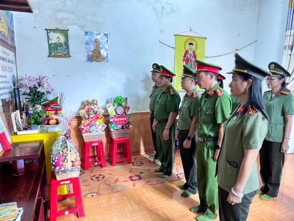 Công an quận Bắc Từ Liêm tổ chức đợt sinh hoạt chính trị về nguồn tại tỉnh Tây Nguyên