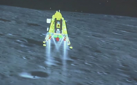 Tin Bộ Ngoại giao: Điện mừng Ấn Độ phóng thành công tàu lên Mặt trăng