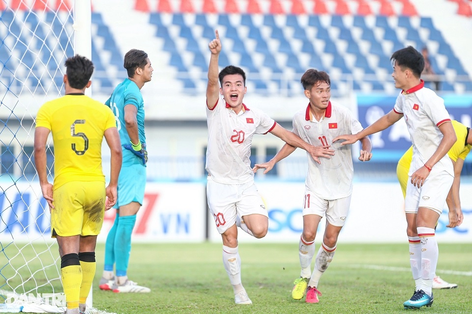 Báo Malaysia bình luận sau khi đội nhà thua đậm U23 Việt Nam