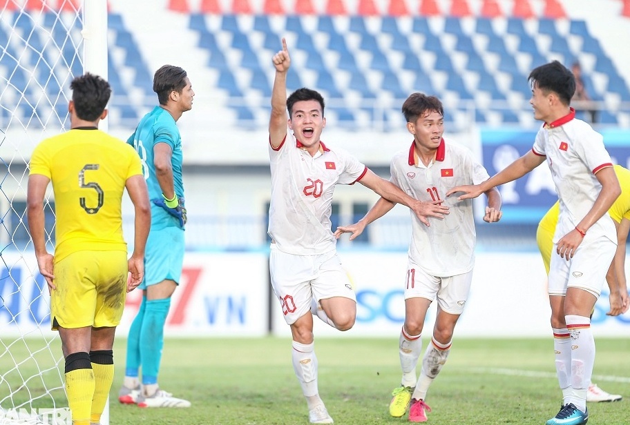 Báo Malaysia bình luận sau khi đội nhà thua đậm U23 Việt Nam