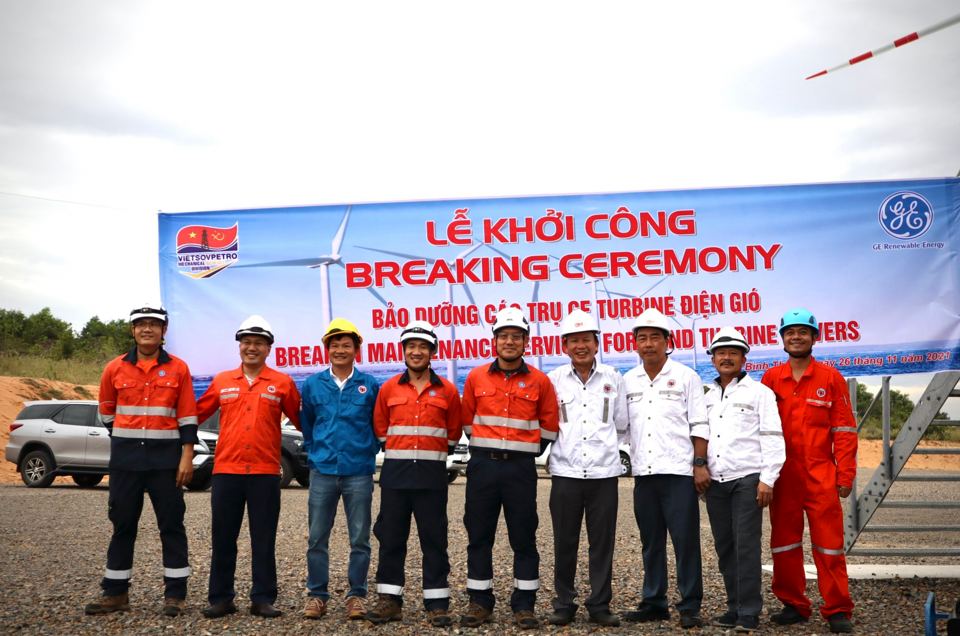 Vietsovpetro khởi công dự án cung cấp dịch vụ bảo dưỡng các trụ điện gió tại Trang trại điện gió ở tỉnh Bình Thuận.