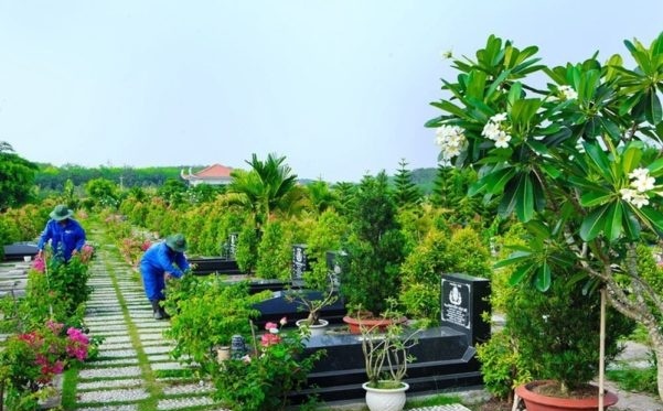 Thiêng liêng và tươi đẹp