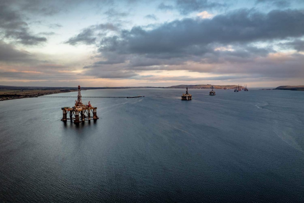Eni bắt đầu khai thác dầu khí từ mỏ lớn nhất Bờ Biển Ngà