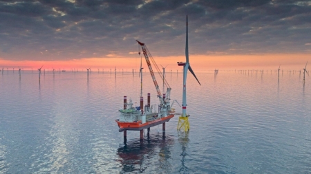 Quốc hội Anh chỉ trích việc để công ty Trung Quốc tham gia vào dự án điện gió ngoài khơi lớn