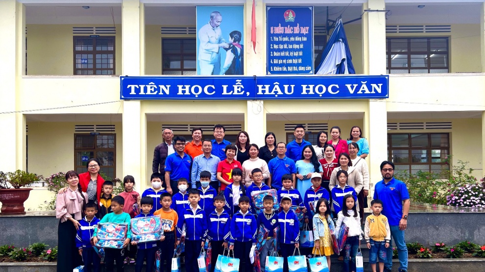 Đoàn Thanh niên và Ban Nữ công Vietsovpetro tập huấn nghiệp vụ kết hợp an sinh xã hội tại Lâm Đồng
