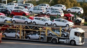Kim ngạch nhập khẩu ô tô liên tiếp sụt giảm do đâu?