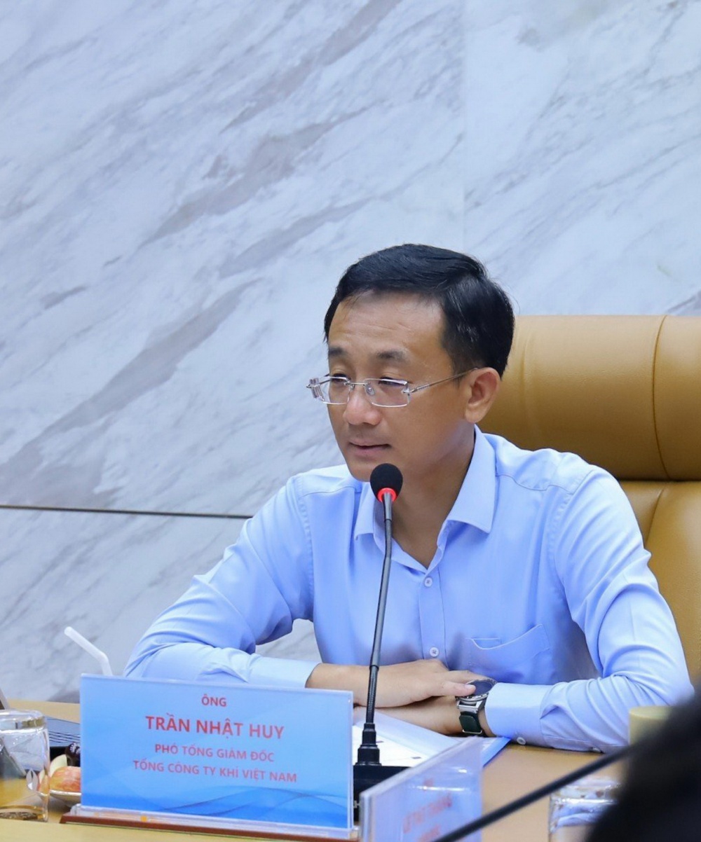 Ông Trần Nhật Huy – Phó Tổng Giám đốc PV GAS phát biểu khai mạc và chỉ đạo cuộc họp