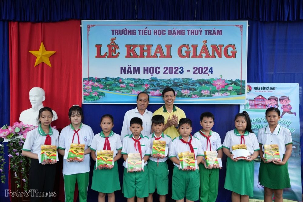 Học bổng “Hạt ngọc mùa vàng” của PVCFC: Tiếp tục hành trình nuôi hy vọng dưỡng tương lai Học bổng “Hạt ngọc mùa vàng” của PVCFC: Tiếp tục hành trình nuôi hy vọng dưỡng tương lai
