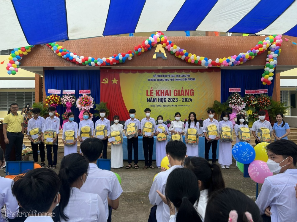 Học bổng “Hạt ngọc mùa vàng” của PVCFC: Tiếp tục hành trình nuôi hy vọng dưỡng tương lai Học bổng “Hạt ngọc mùa vàng” của PVCFC: Tiếp tục hành trình nuôi hy vọng dưỡng tương lai