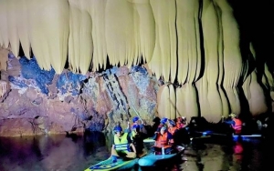 Quảng Bình: Phát hiện hang động đẹp giữa rừng Trường Sơn