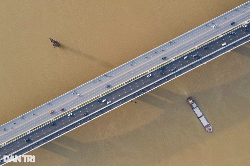 Một tuần sau thông xe giai đoạn 2, cầu Vĩnh Tuy không còn cảnh ùn tắc