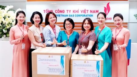 Ban Nữ công PV GAS thực hiện chương trình “Trao yêu thương nhận nụ cười”