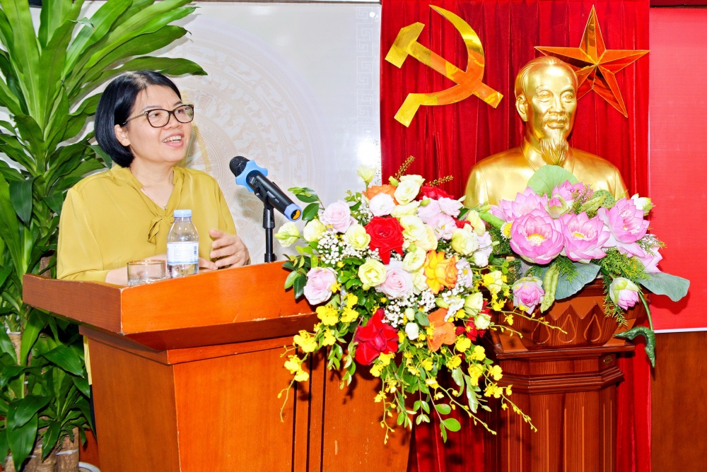 Đồng chí Trần Thị Hoàng Anh - Ủy viên Ban thường vụ Đảng ủy, Trưởng Ban Kiểm soát Tổng công ty Khí Việt Nam phát biểu chỉ đạo Hội nghị