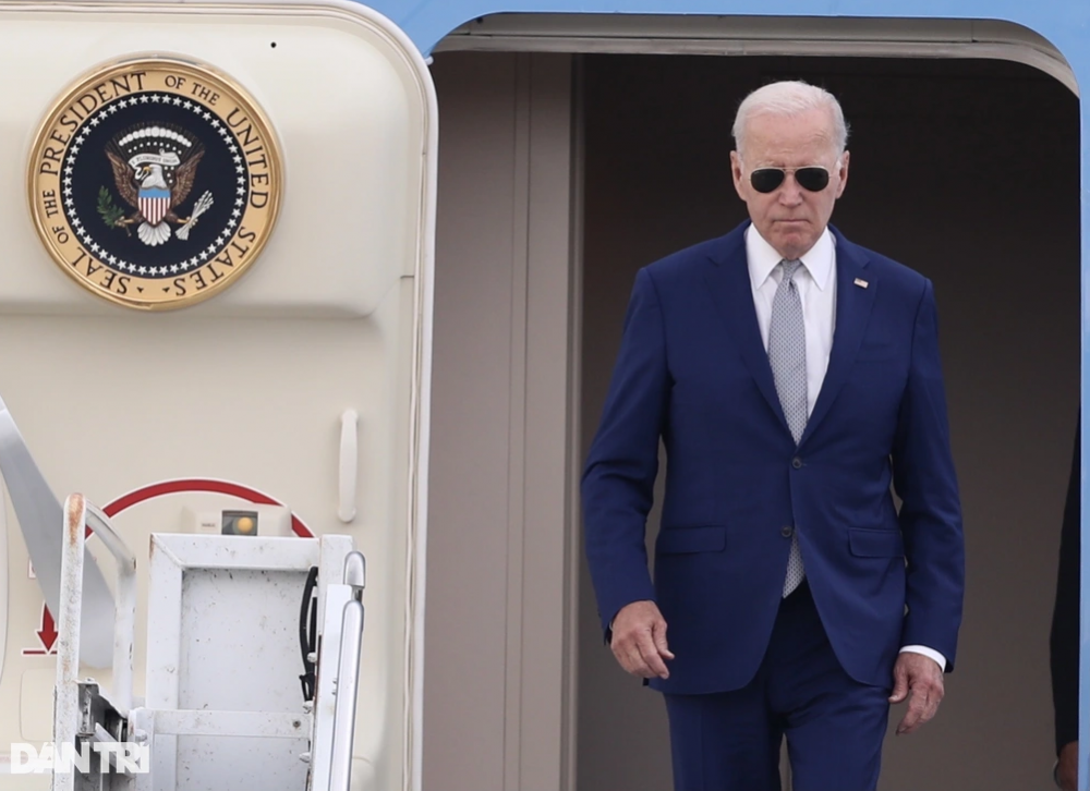 Tổng thống Mỹ Joe Biden đến Hà Nội, bắt đầu chuyến thăm Việt Nam