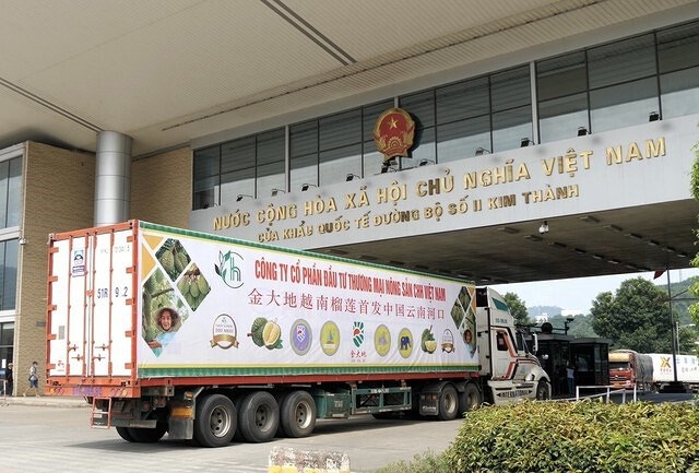 Kim ngạch xuất nhập khẩu Việt Nam - Trung Quốc vượt 100 tỷ USD
