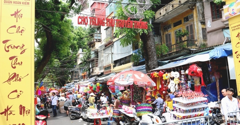 Hà Nội cấm đường nhiều tuyến phố cổ để tổ chức lễ hội Trung thu
