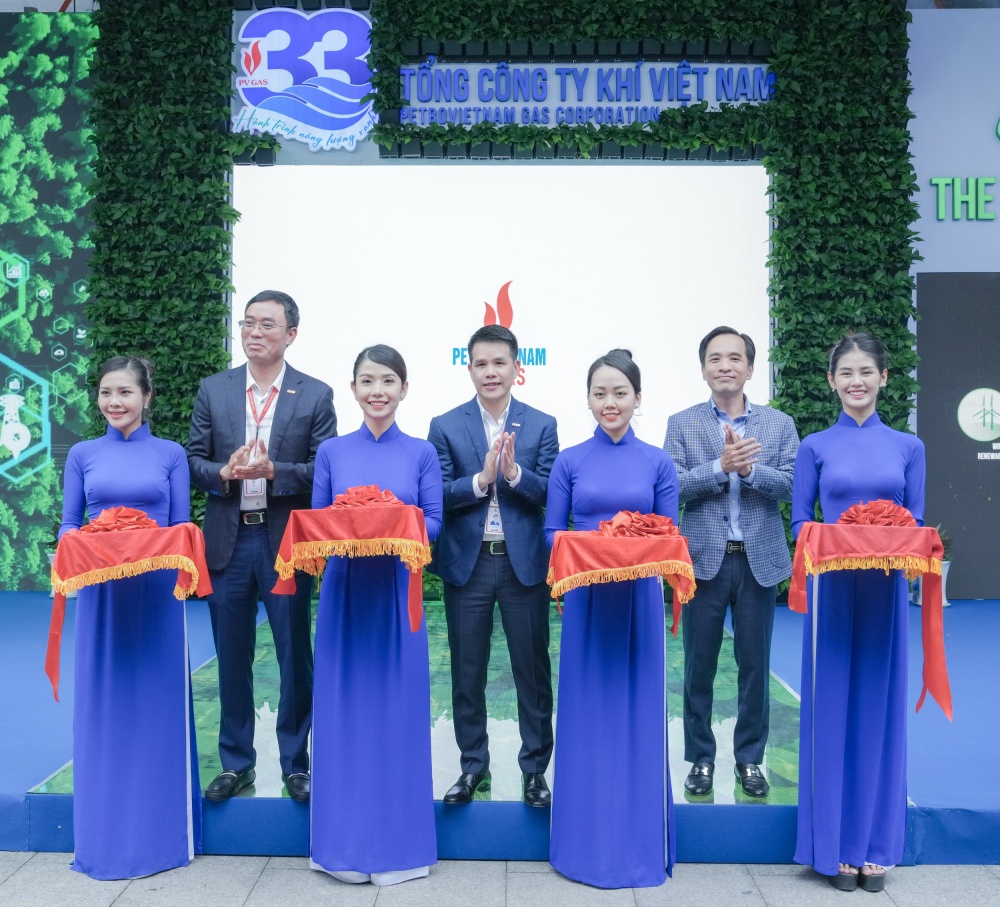 Ban Lãnh đạo PV GAS khai trương Gian triển lãm của Tổng công ty Khí Việt Nam với chủ đề: “Giải pháp năng lượng cho tăng trưởng xanh”