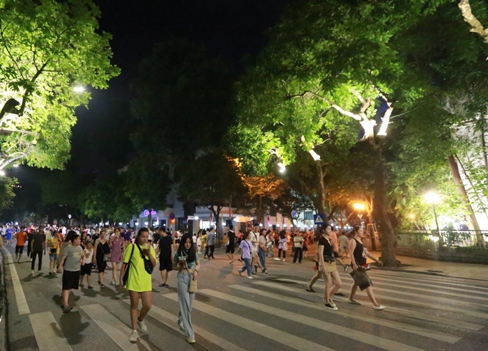 Phát triển du lịch đêm: Cơ hội để Hà Nội hút khách