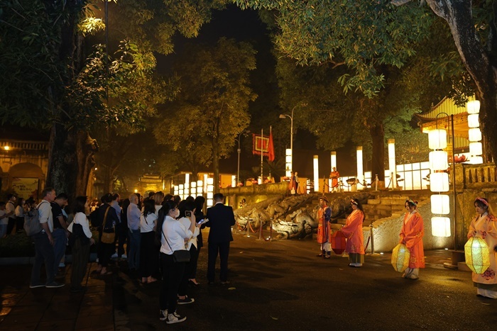 Phát triển du lịch đêm: Cơ hội để Hà Nội hút khách