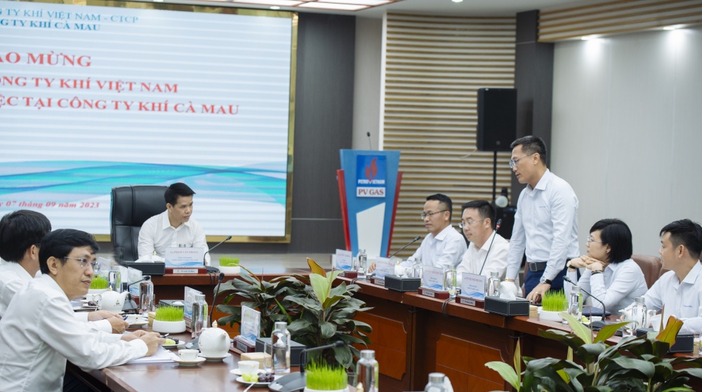 Tổng Giám đốc PV GAS Phạm Văn Phong chủ trì buổi làm việc với Công ty Khí Cà Mau