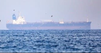 Mỹ đưa quân nhân lên tàu chở dầu ở eo biển Hormuz