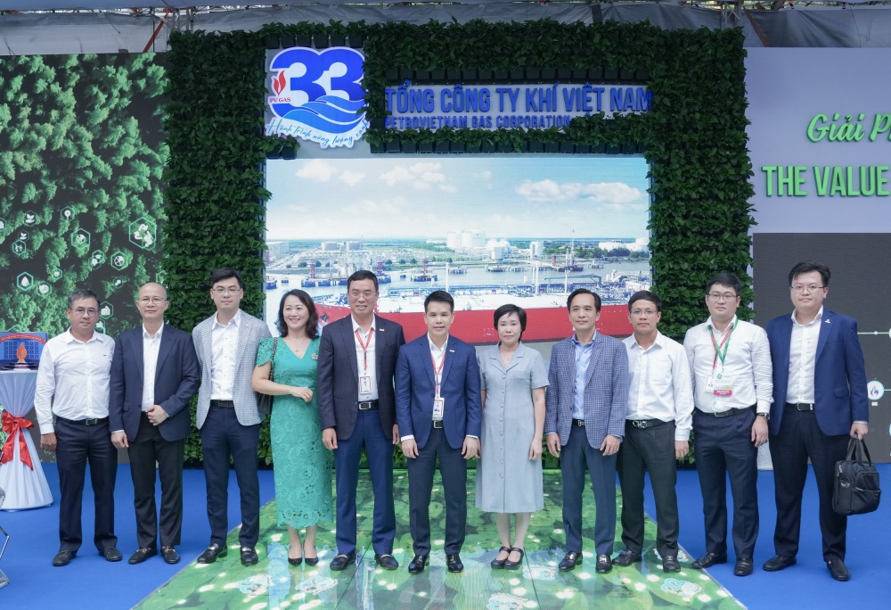 Phó Bí thư Đảng ủy, Tổng Giám đốc PV GAS Phạm Văn Phong khai mạc Gian triển lãm PV GAS “Giải pháp năng lượng cho tăng trưởng xanh” - Giải thưởng “Gian hàng ấn tượng nhất” tại triển lãm GRECO 2023