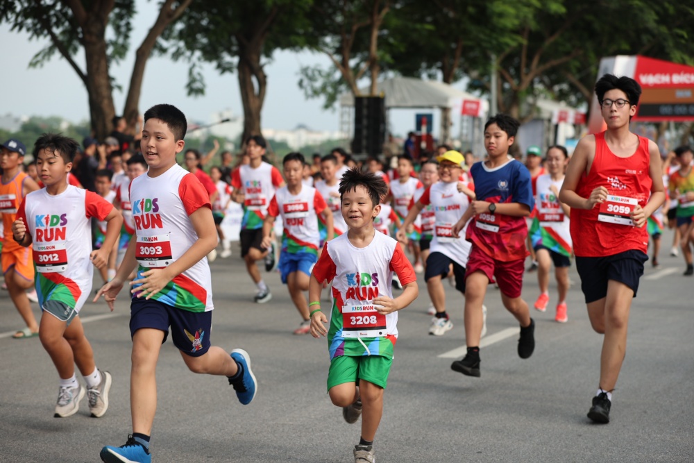 9,000 vận động viên tham gia “Bước chạy vì một việt nam vượt trội”, gắn kết cộng đồng và bứt phá những kỷ lục cá nhân