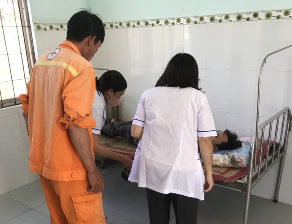 Công nhân Đội truyền tải điện Quảng Ngãi kịp thời cứu người gặp nạn