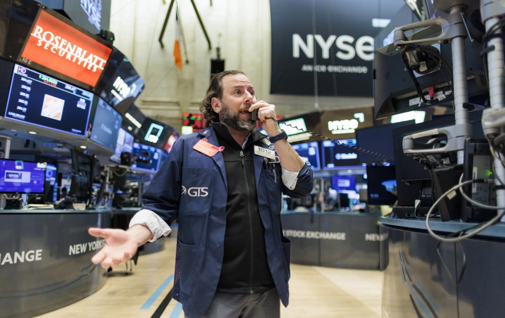 Thị trường chứng khoán thế giới ngày 21/9: Dow Jones giảm ngày thứ ba khi lãi suất suất trái phiếu kho bạc tăng