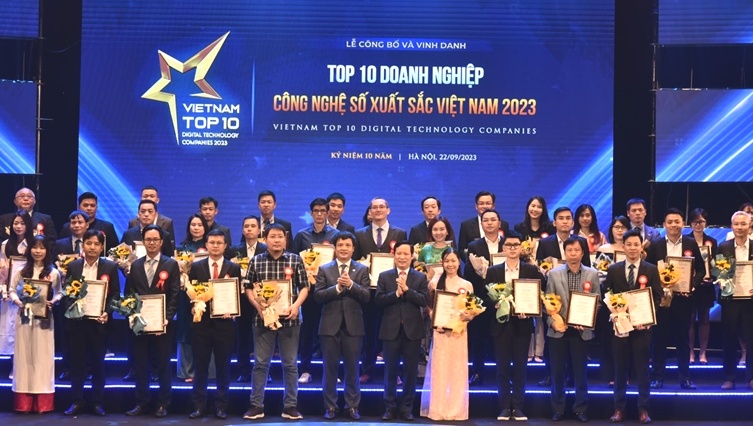 Vinh danh Top 10 doanh nghiệp công nghệ số xuất sắc Việt Nam 2023