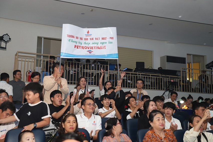 Ấn tượng Liên hoan “Tiếng hát Những người đi tìm lửa” khu vực phía Nam Ấn tượng Liên hoan “Tiếng hát Những người đi tìm lửa” khu vực phía Nam