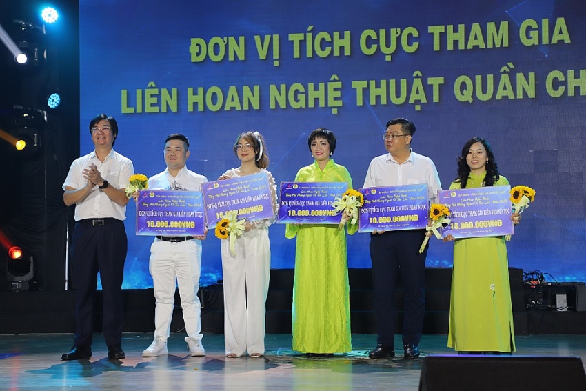 Ấn tượng Liên hoan “Tiếng hát Những người đi tìm lửa” khu vực phía Nam Ấn tượng Liên hoan “Tiếng hát Những người đi tìm lửa” khu vực phía Nam
