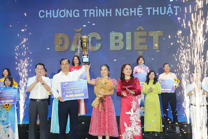 Ấn tượng Liên hoan “Tiếng hát Những người đi tìm lửa” khu vực phía Nam Ấn tượng Liên hoan “Tiếng hát Những người đi tìm lửa” khu vực phía Nam