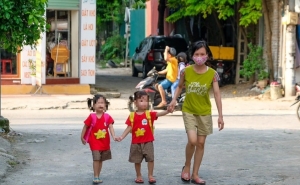 Ngân sách chưa thể "gánh" chế độ trợ cấp gia đình, trẻ em