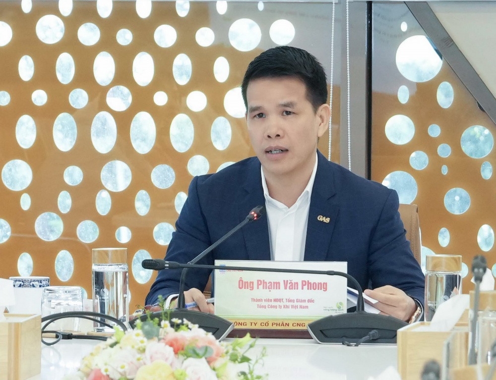 Ông Phạm Văn Phong - Tổng Giám đốc PV GAS đánh giá cao những nỗ lực của Ban lãnh đạo và tập thể người lao động CNG Việt Nam