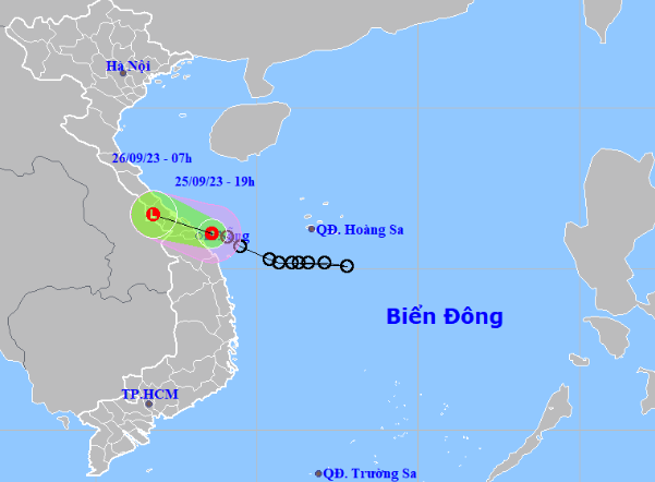 Áp thấp nhiệt đới di chuyển nhanh, gây mưa lớn ở miền Trung